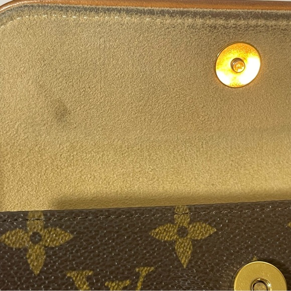 Louis Vuitton Monogramed Belt Bag 💎 AUTHENTICATED 💎 Belly Bag Serial FL0013 - Picture 12 of 17